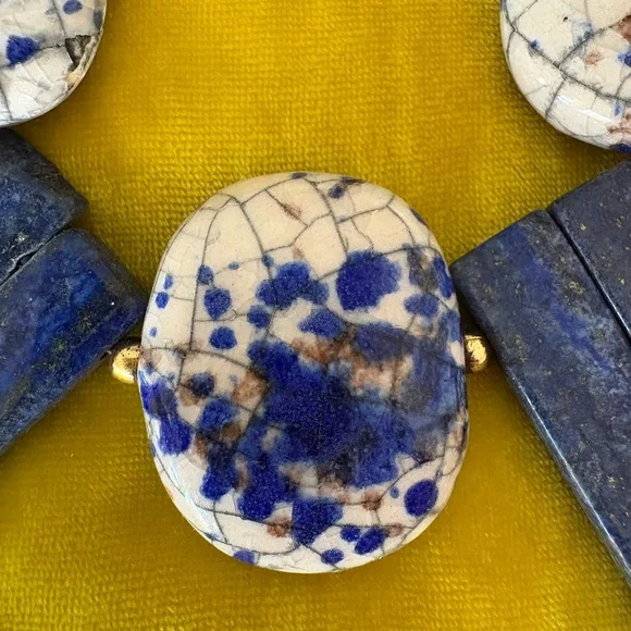 Lapis stone necklace with gold chain - Picture 5 of 8